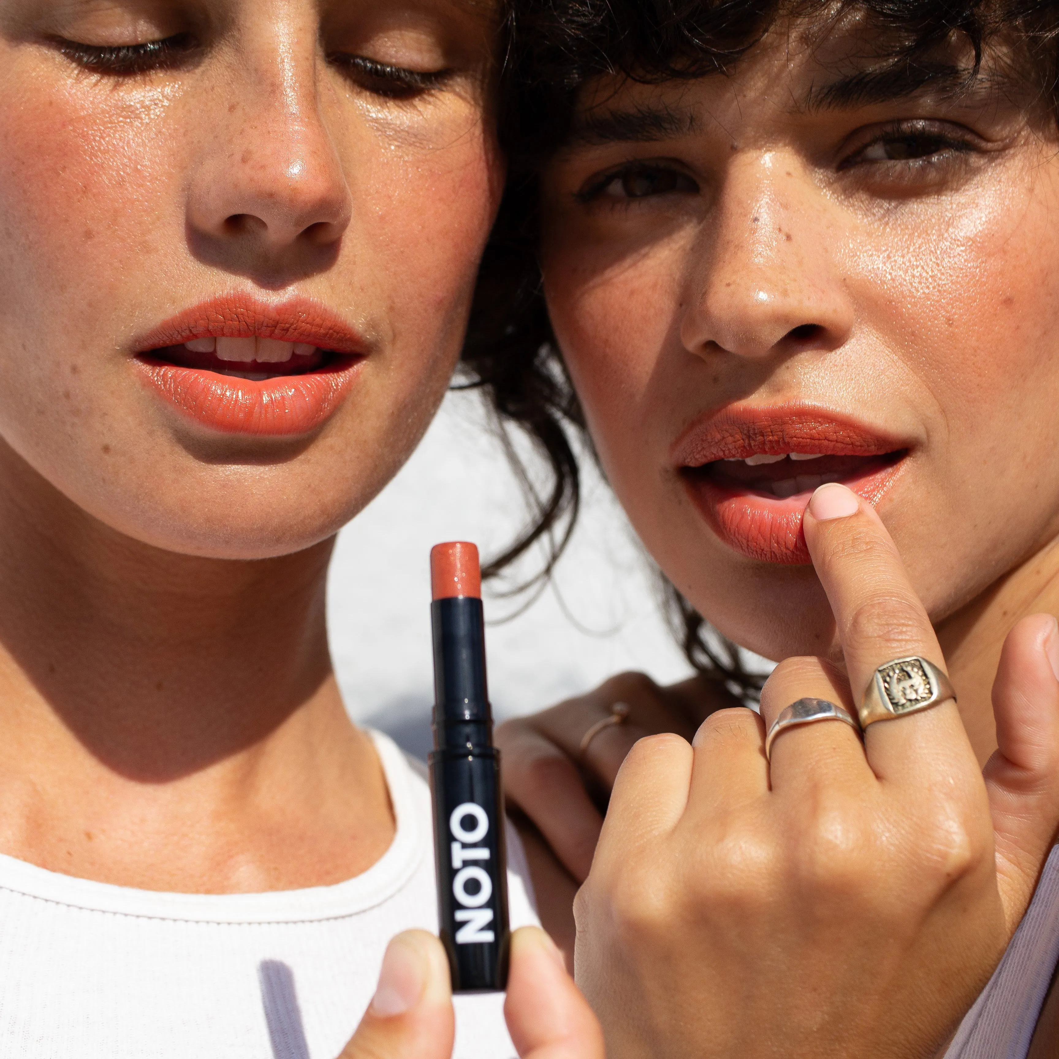NOTO - Ono Ono - Multi-Bene Stick // Lips   Cheeks